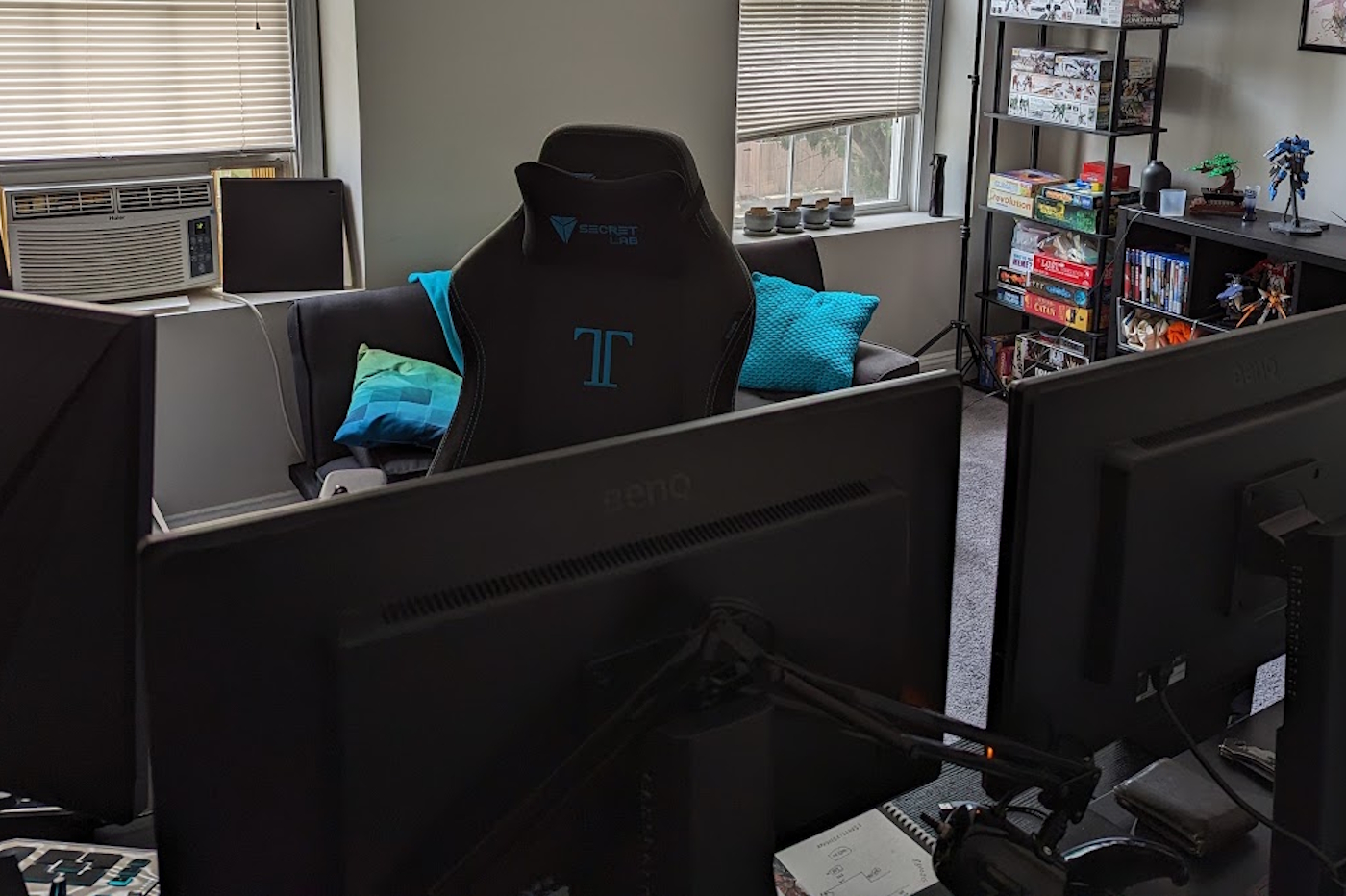 Gaming setup desk